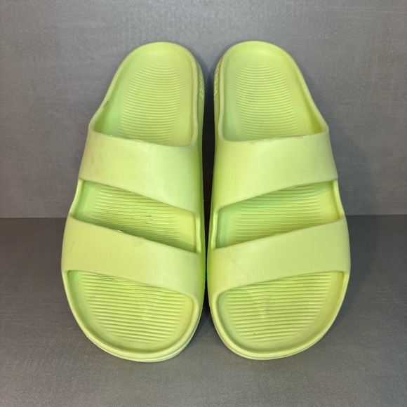 Bombas | Friday Slides Shoes - Lime Green ; Womens 11 - Picture 2 of 7